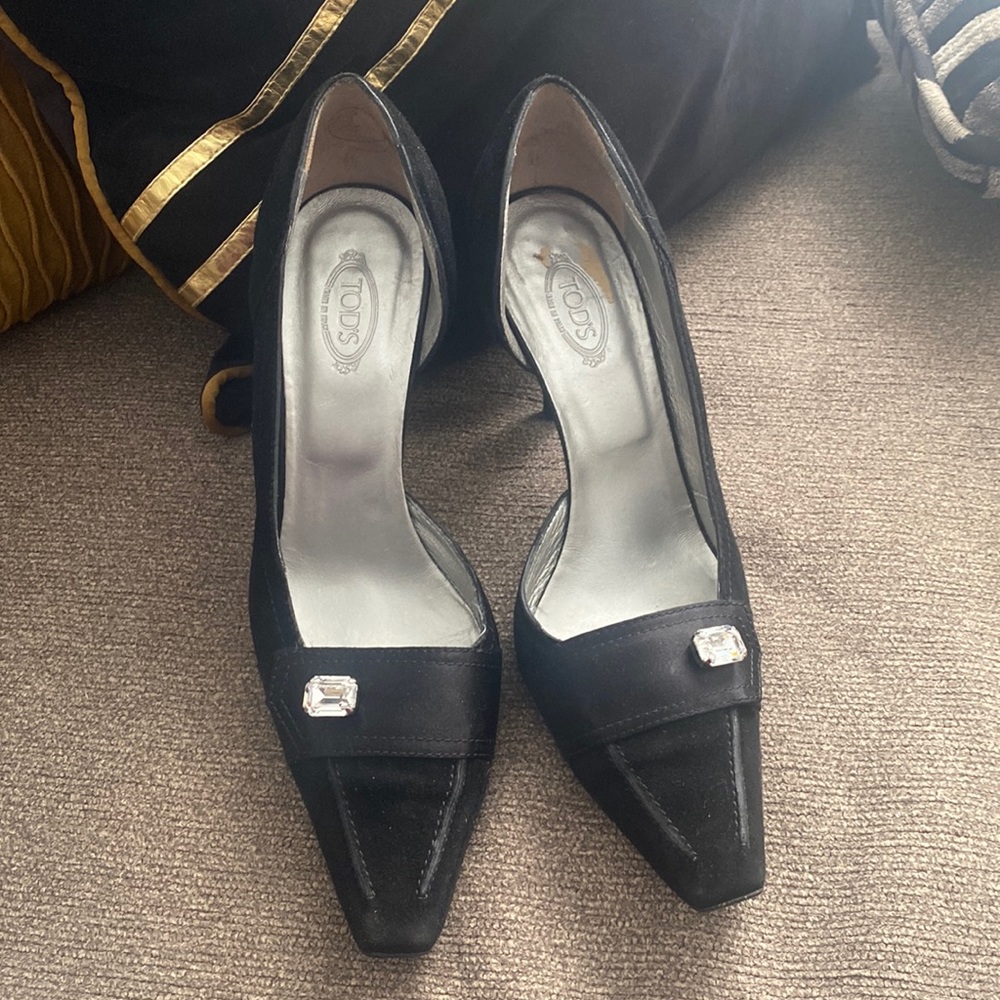 Tod’s Suede Black Pump